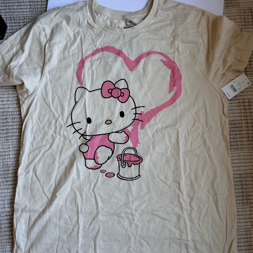 Sanrio Cream and Pink Hello Kitty Short Sleeve Tee XL NWT